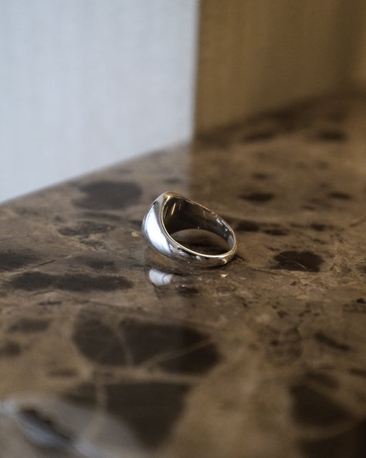 GOYŌMATSU SIGNET RING