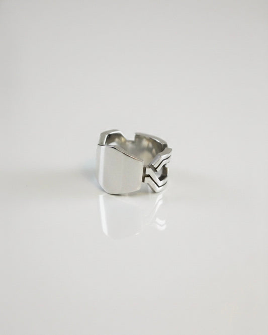 SUI BOLD RING アイコニックシルバーリング