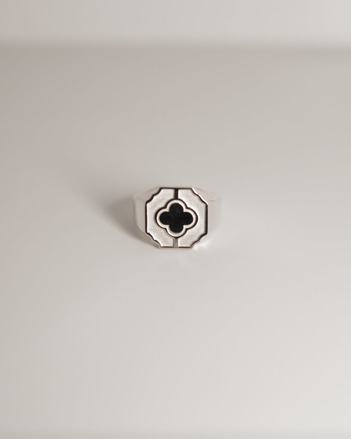 FOLIA FRONS FLAT RING 方形平面银戒