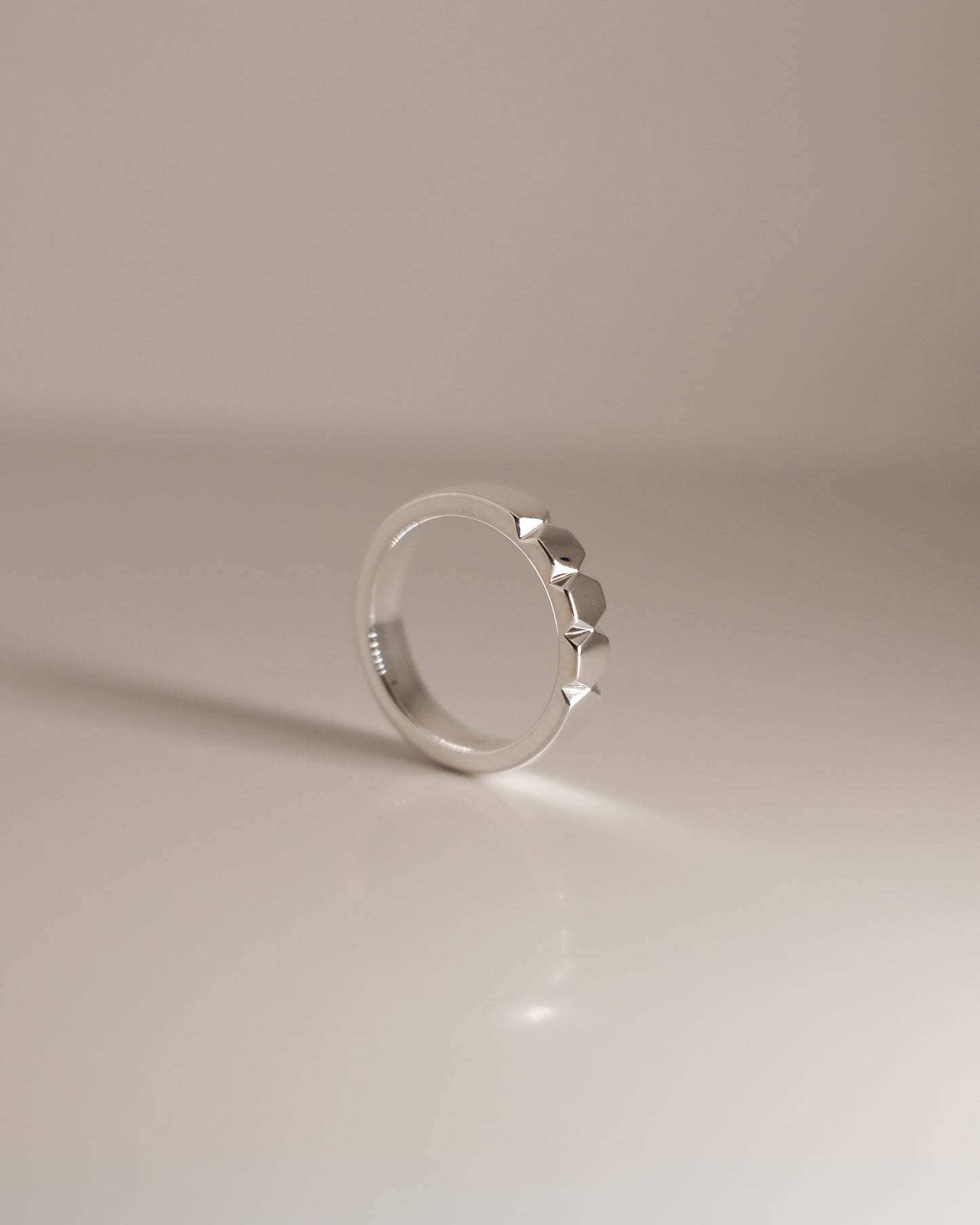 ALIGNED NARROW RING 窄版银戒