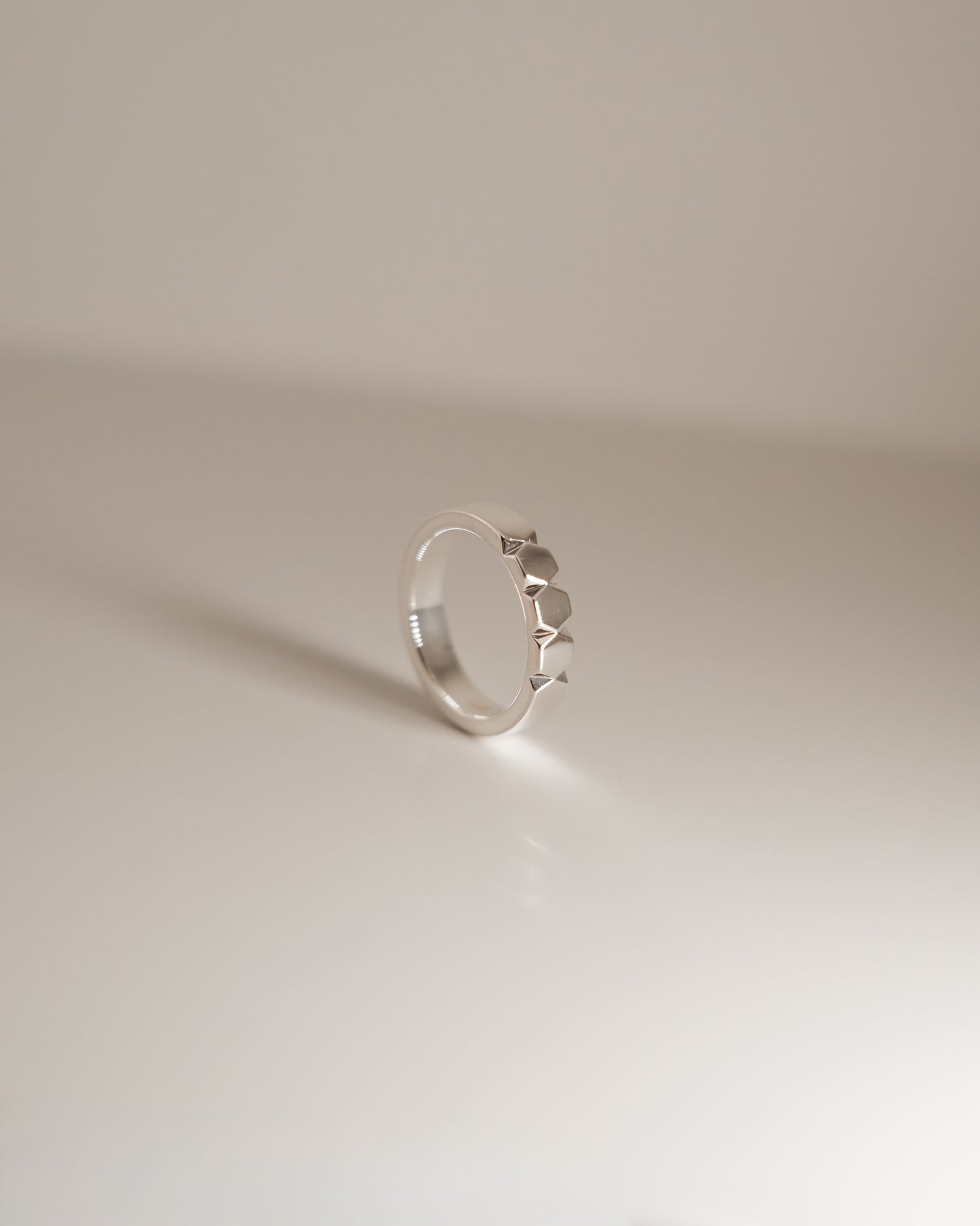 ALIGNED NARROW RING 窄版银戒