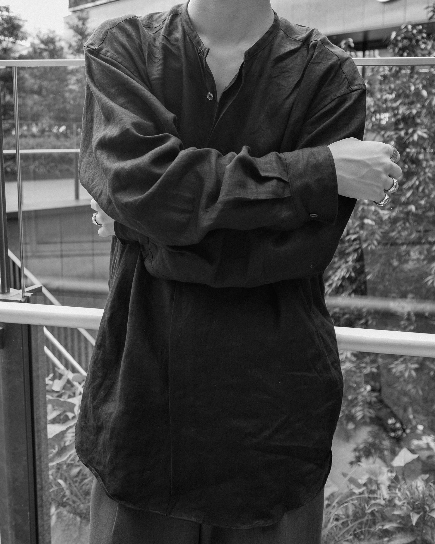 Ante black linen リネンノーカラーシャツ