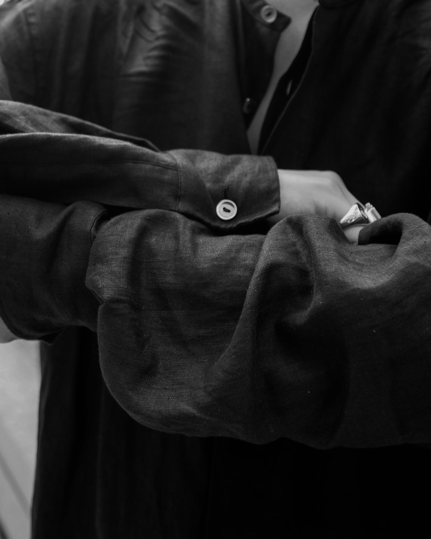 Ante black linen リネンノーカラーシャツ